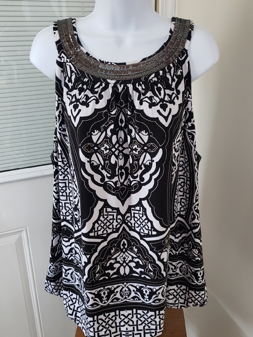 Alfani Beaded Neck Black and White Sleeveless Women's Top, 3X - Picture 3 of 15